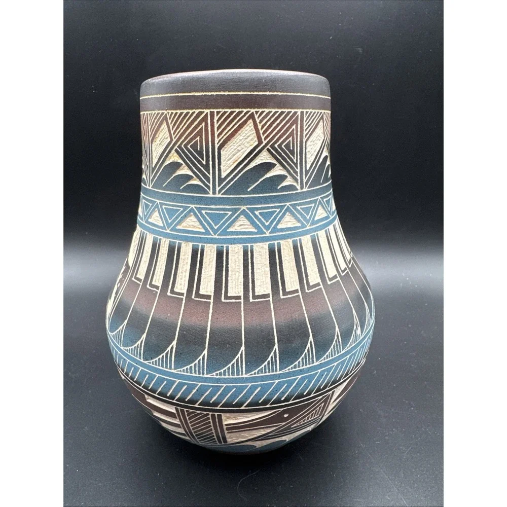 Navajo Flying Eagle Art Pottery Vase Native American Tom F Harrison‎ Sign Number